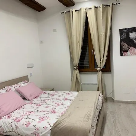 La Casa Nel Borgo Sospeso 