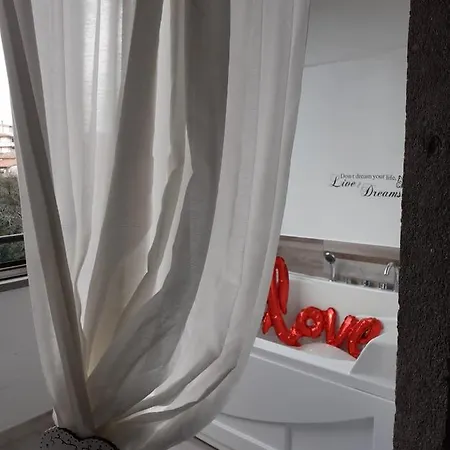 La Casa Nel Borgo Sospeso 