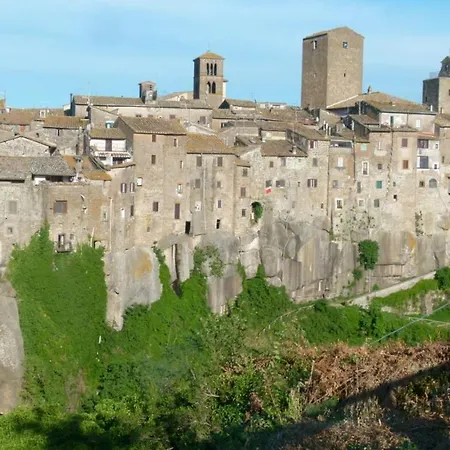 La Casa Nel Borgo Sospeso 