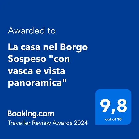 La Casa Nel Borgo Sospeso 