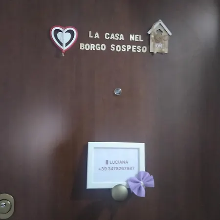 La Casa Nel Borgo Sospeso 